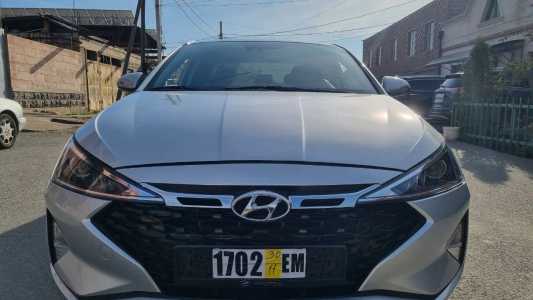 Hyundai Elantra, Бензин, 2018