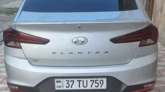 Hyundai Elantra, Бензин, 2019