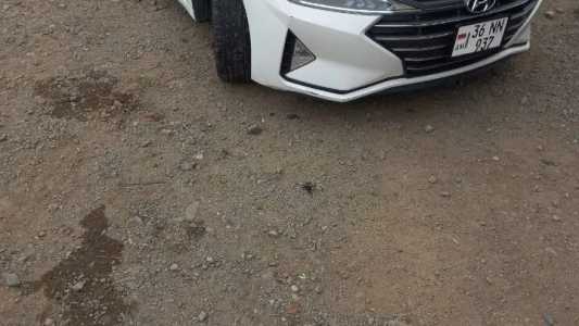 Hyundai Elantra, Бензин, 2019