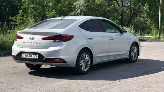 Hyundai Elantra, Бензин, 2019