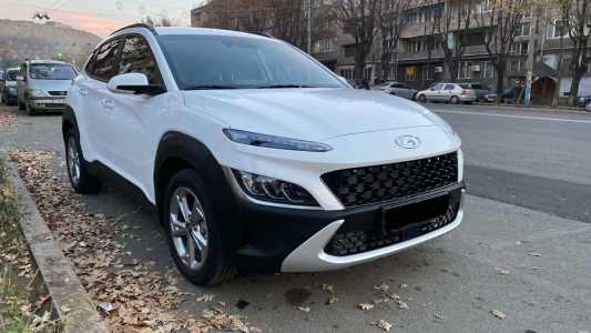 Hyundai Kona, Бензин, 2022