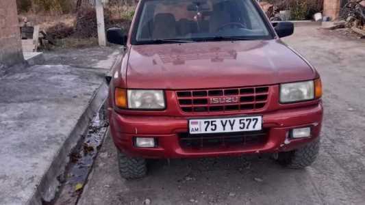 Isuzu Rodeo, Бензин, 1998