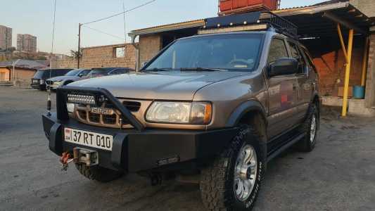 Isuzu Rodeo, Бензин, 2000