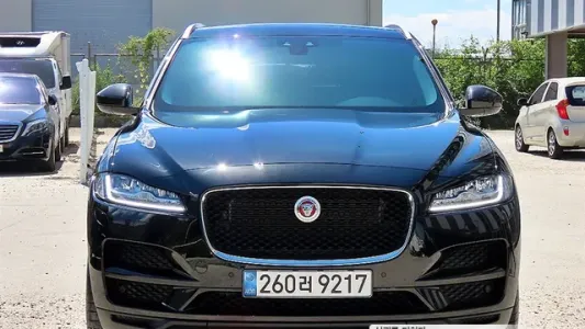 Jaguar F-PACE, 2020