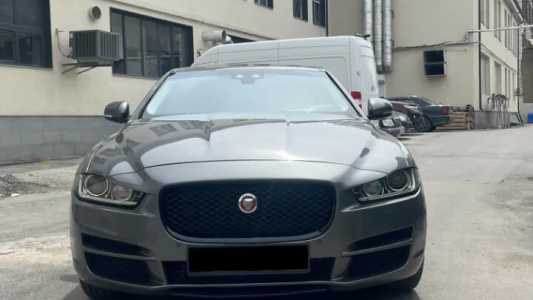 Jaguar XE, Бензин, 2017