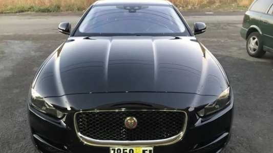 Jaguar XE, Бензин, 2017