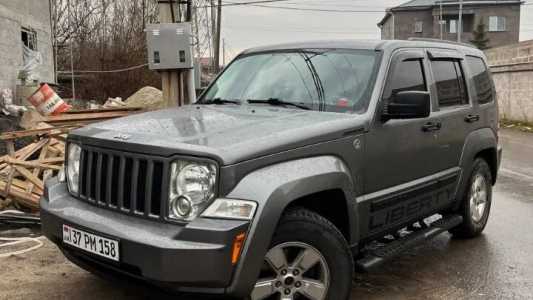 Jeep Liberty (North America), Бензин, 2012