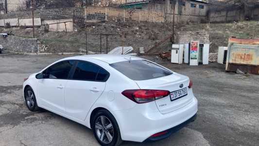 Kia Forte, Бензин, 2017