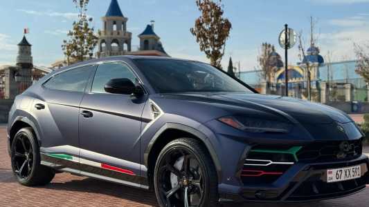 Lamborghini Urus, Бензин, 2020