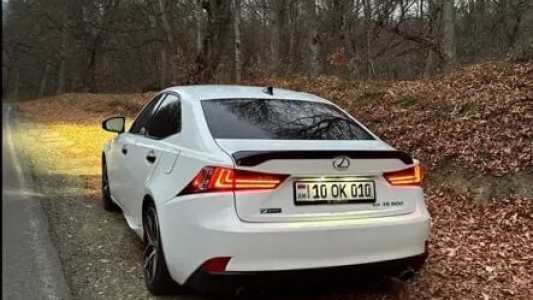 Lexus IS, Бензин, 2016