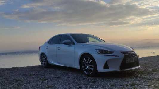 Lexus IS, Бензин, 2018