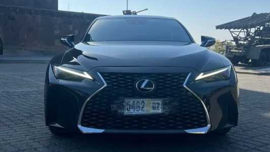 Lexus IS, Бензин, 2021