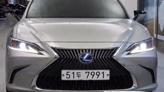 Lexus ES300h 7th generation, 2018