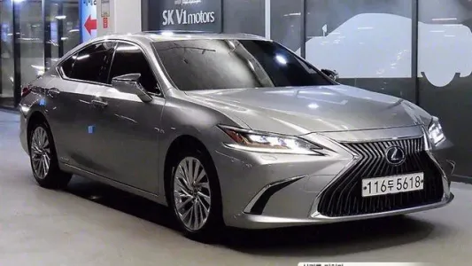 Lexus ES300h 7th generation, 2020