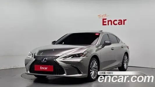 Lexus ES300h 7th generation, 2020