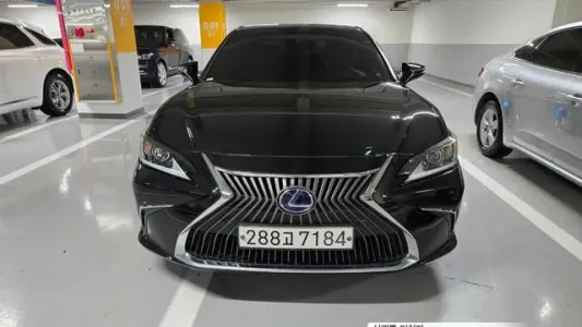 Lexus ES300h 7th generation, 2020