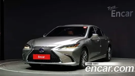 Lexus ES300h 7th generation, 2020