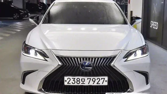 Lexus ES300h 7th generation, 2020