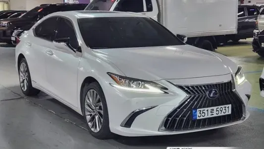 Lexus ES300h 7th generation, 2022