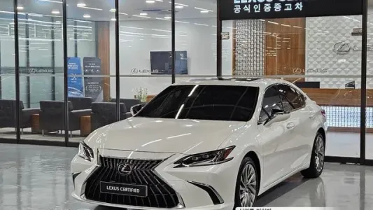 Lexus ES300h 7th generation, 2023