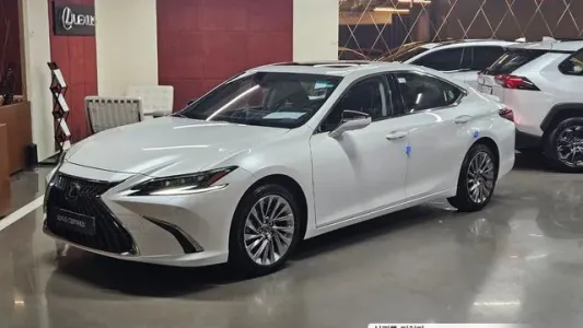 Lexus ES300h 7th generation, 2023