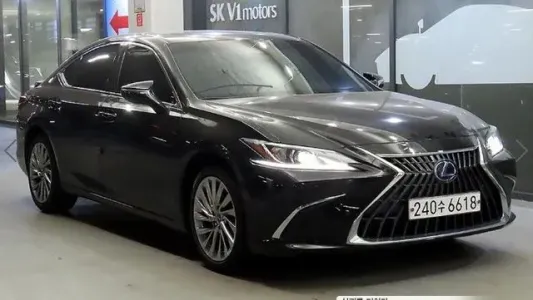 Lexus ES300h 7th generation, 2023