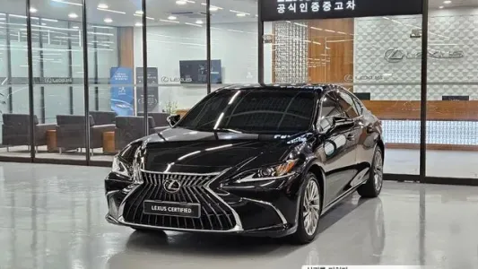 Lexus ES300h 7th generation, 2023