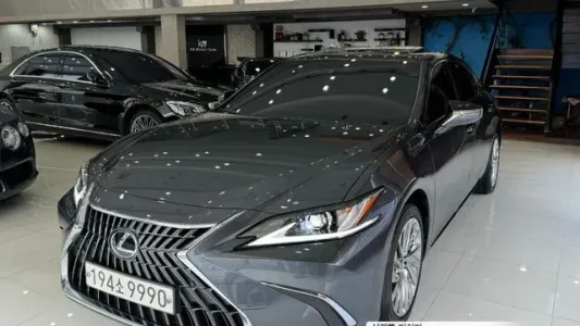 Lexus ES300h 7th generation, 2023