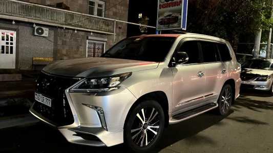 Lexus LX, Бензин, 2011