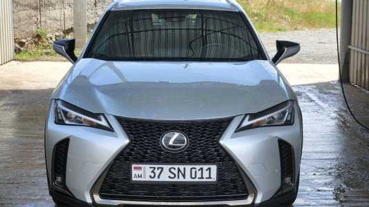 Lexus UX, Бензин, 2020