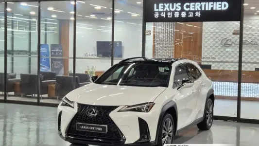 Lexus UX250h, 2023