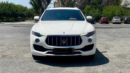 Maserati Levante, Бензин, 2017