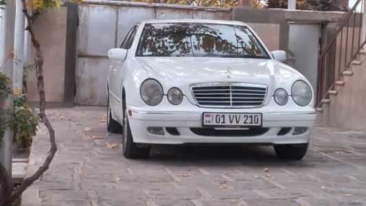 Mercedes-Benz E-Class, Бензин, 2000