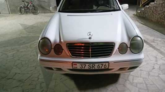 Mercedes-Benz E-Class, Бензин, 2000