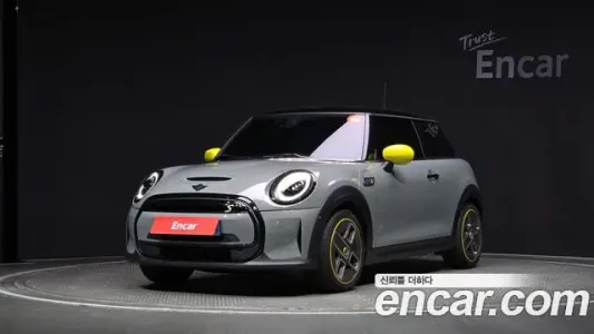 Mini Cooper Electric, 2022