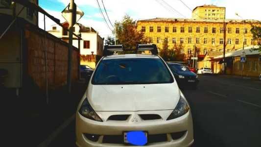 Mitsubishi Grandis, Бензин, 2003