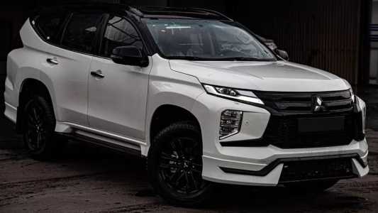 Mitsubishi Montero, Бензин, 2022