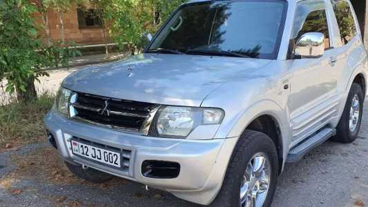 Mitsubishi Pajero, Бензин, 2000