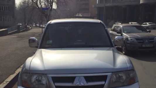 Mitsubishi Pajero, Бензин, 2004