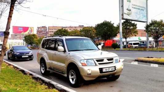 Mitsubishi Pajero, Бензин, 2004