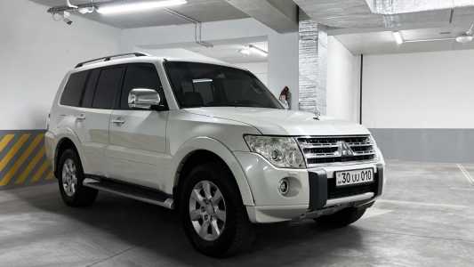 Mitsubishi Pajero, Бензин, 2010