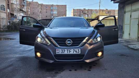 Nissan Altima, Бензин, 2016