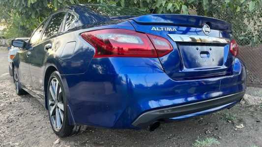 Nissan Altima, Бензин, 2017