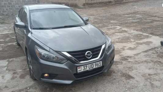 Nissan Altima, Бензин, 2018