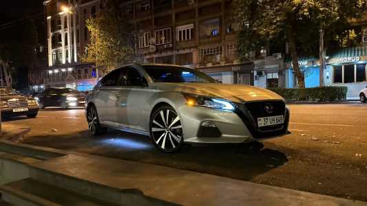 Nissan Altima, Бензин, 2019