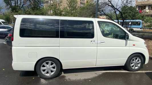 Nissan Elgrand, Бензин, 2003