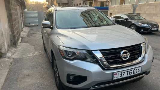 Nissan Pathfinder, Бензин, 2017