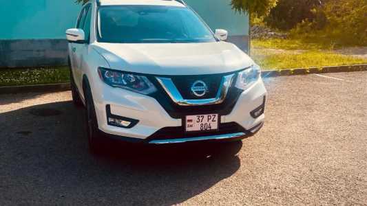 Nissan Rogue, Бензин, 2017