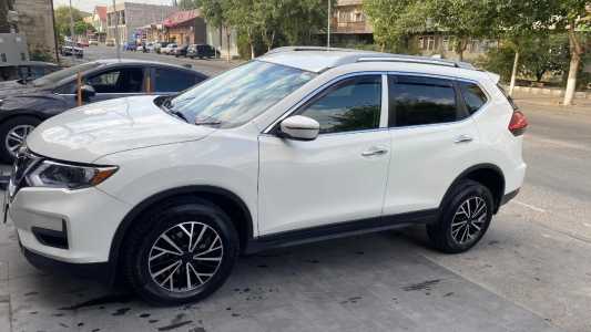 Nissan Rogue, Бензин, 2017