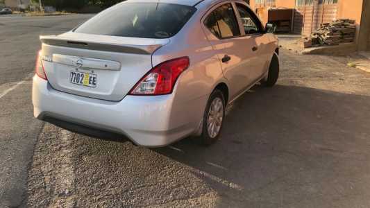 Nissan Versa, Бензин, 2017